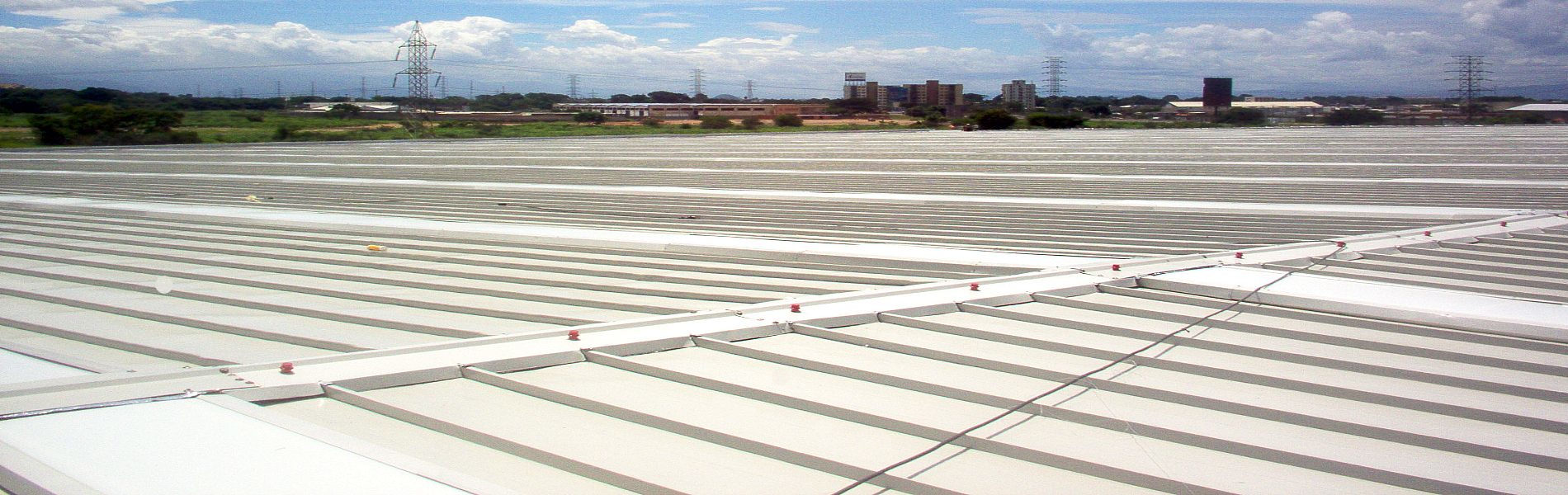 Centrolam C.A. Cubiertas Comerciales, Industriales e Institucionales, standing-seam.